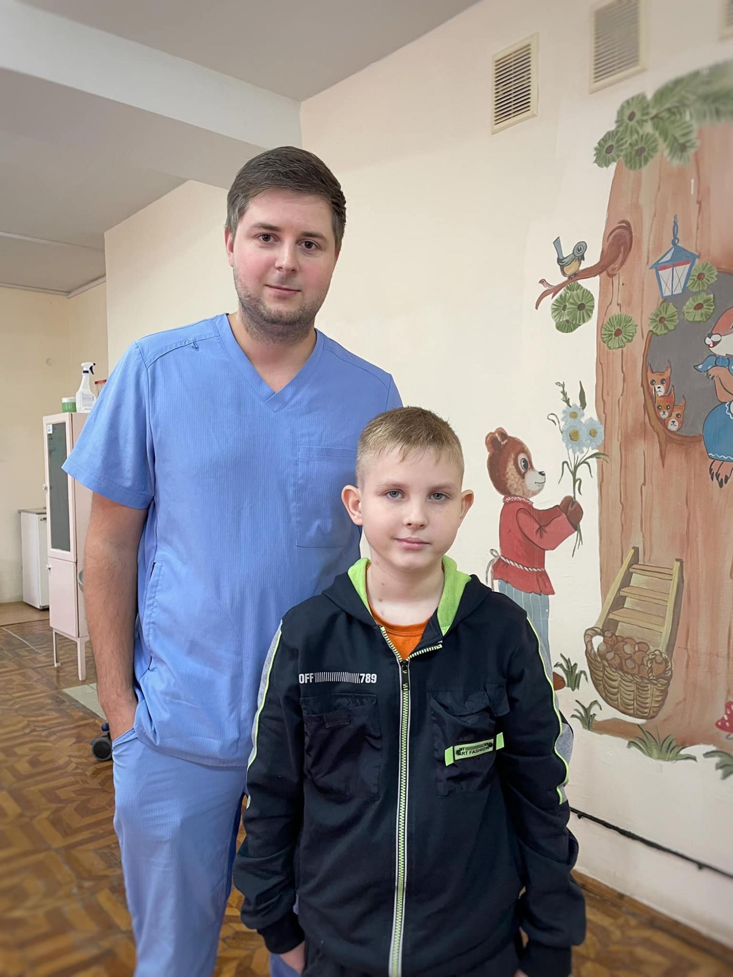 Львовские врачи поставили на ноги 11-летнего Артема из Харькова, который пережил кому и 8 операций