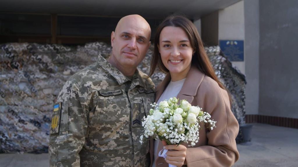 Любовь спасет мир: сколько пар женилось в День защитников и защитниц