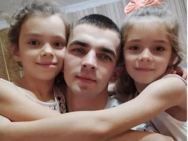 "Не думал ни секунды": 24-летний боец "Азова" усыновит 8 детей, родители которых подорвались на мине
