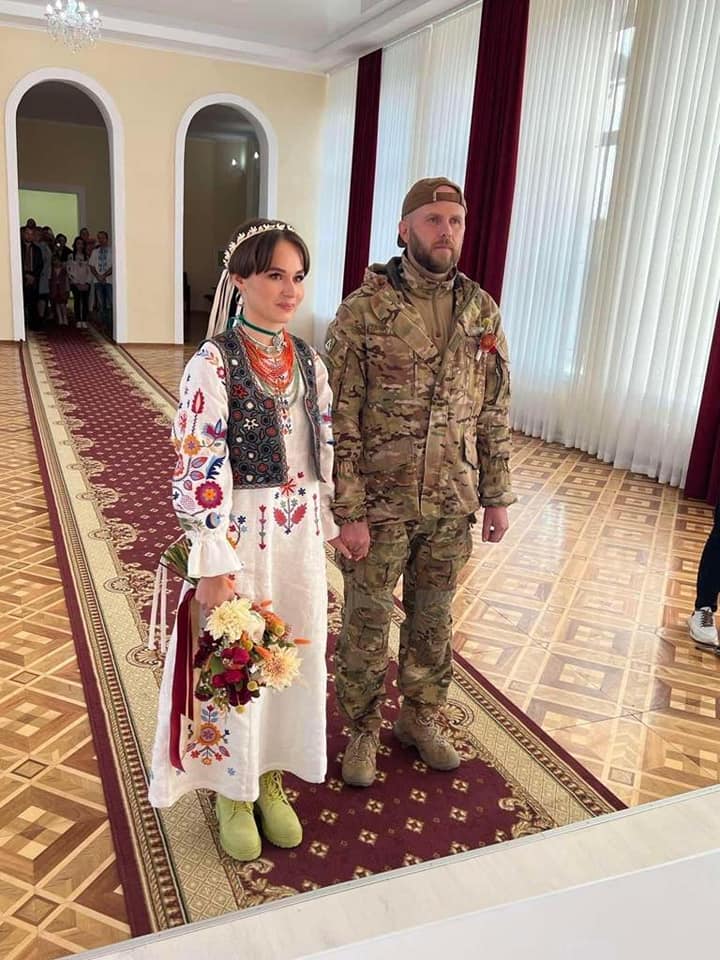Любовь спасет мир: сколько пар женилось в День защитников и защитниц