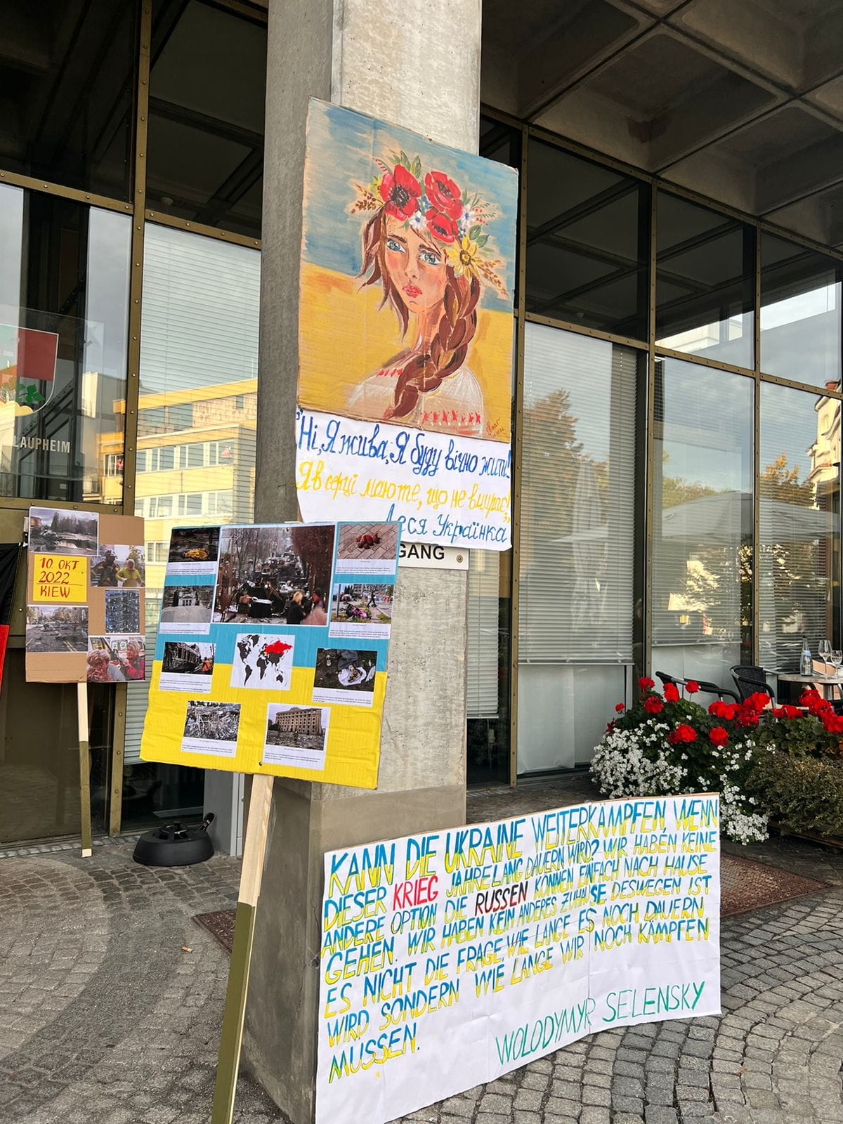 В Германии люди вышли в поддержку украинцев и напомнили миру о войне: яркие фото
