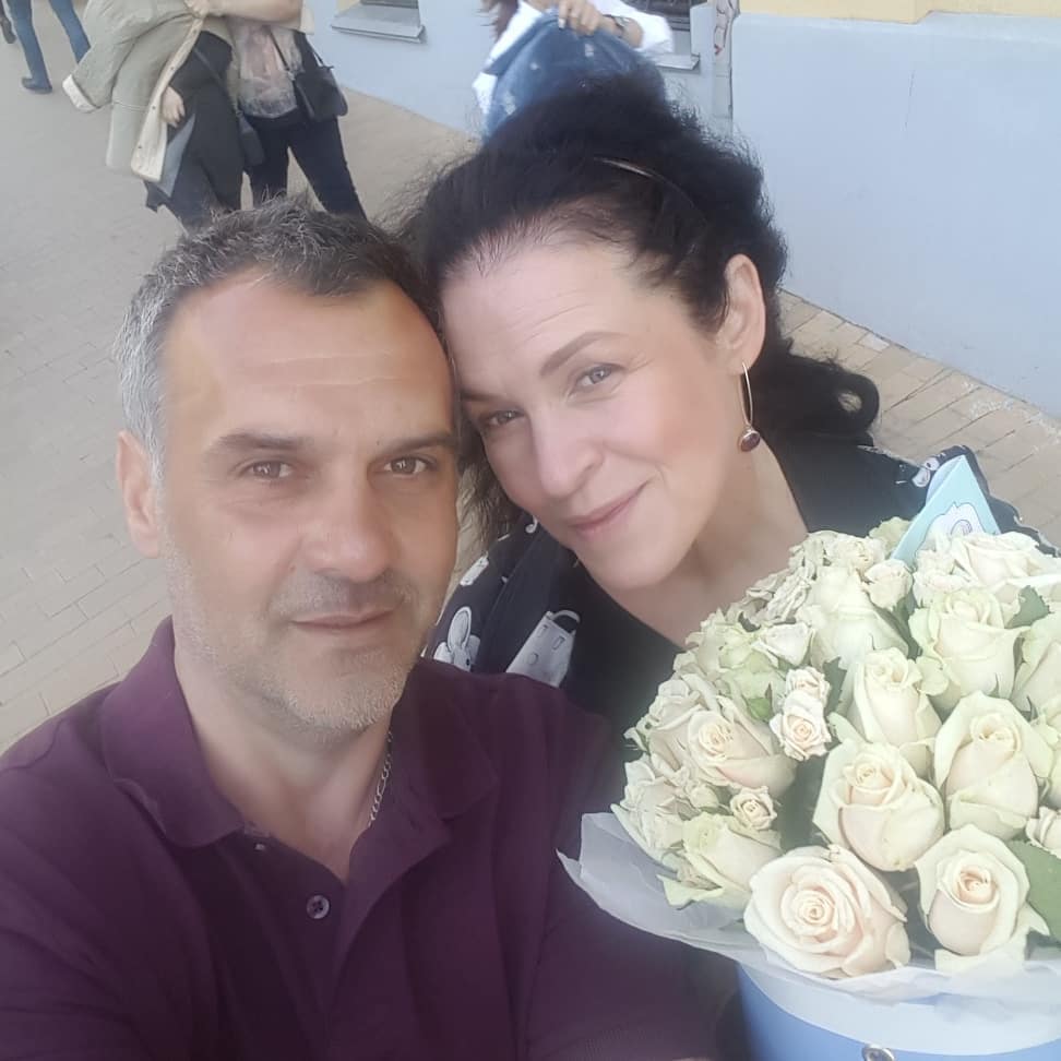 Чоловік Руслани Писанки розповів про маму акторки: "втратила свідомість в машині і не отямилася"
