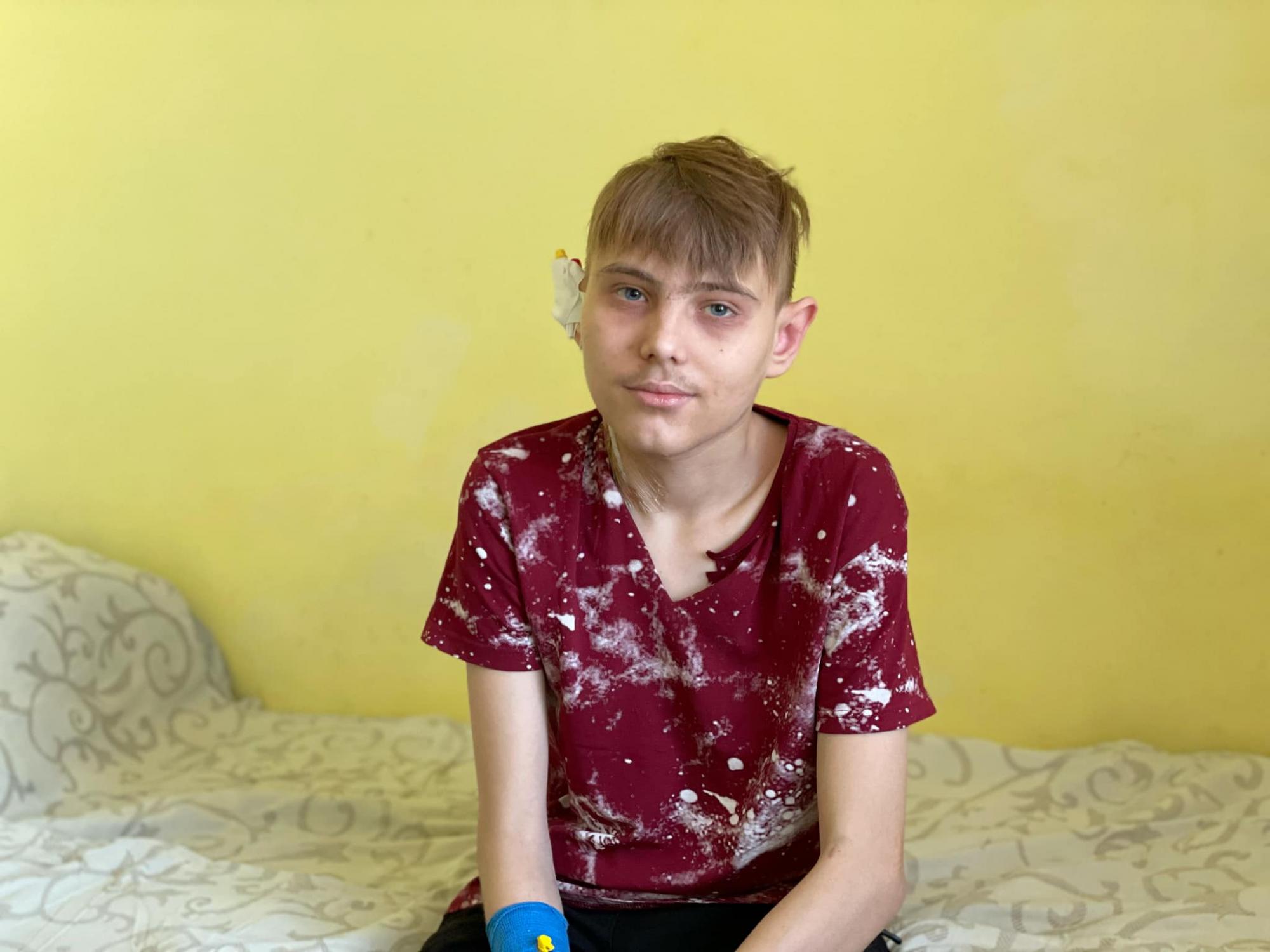 Отримав найцінніший подарунок від мами: у Львові лікарі пересадили нирку хлопцю