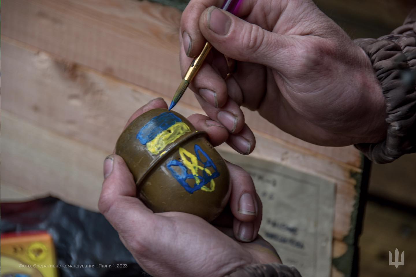 Святкові подарунки для окупантів. Українцям показали, як захисники готуються до Великодня (фото)