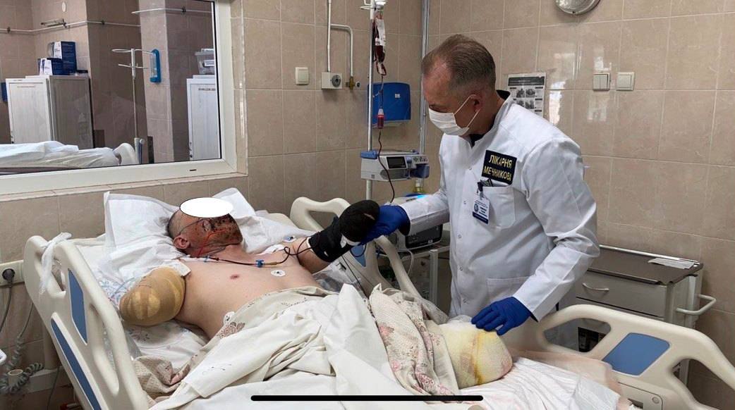 "В его теле почти не осталось крови": врач растрогал историей спасения воина из Бахмута