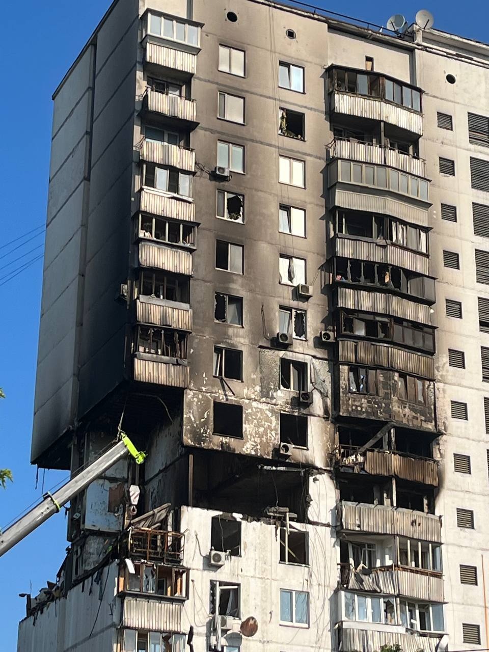 Відомий коментатор, який зараз в ЗСУ, залишився без квартири через вибух у Києві: що відомо