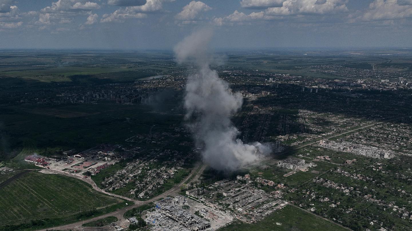 "Бахмута більше не існує": у мережі показали останні знімки міста