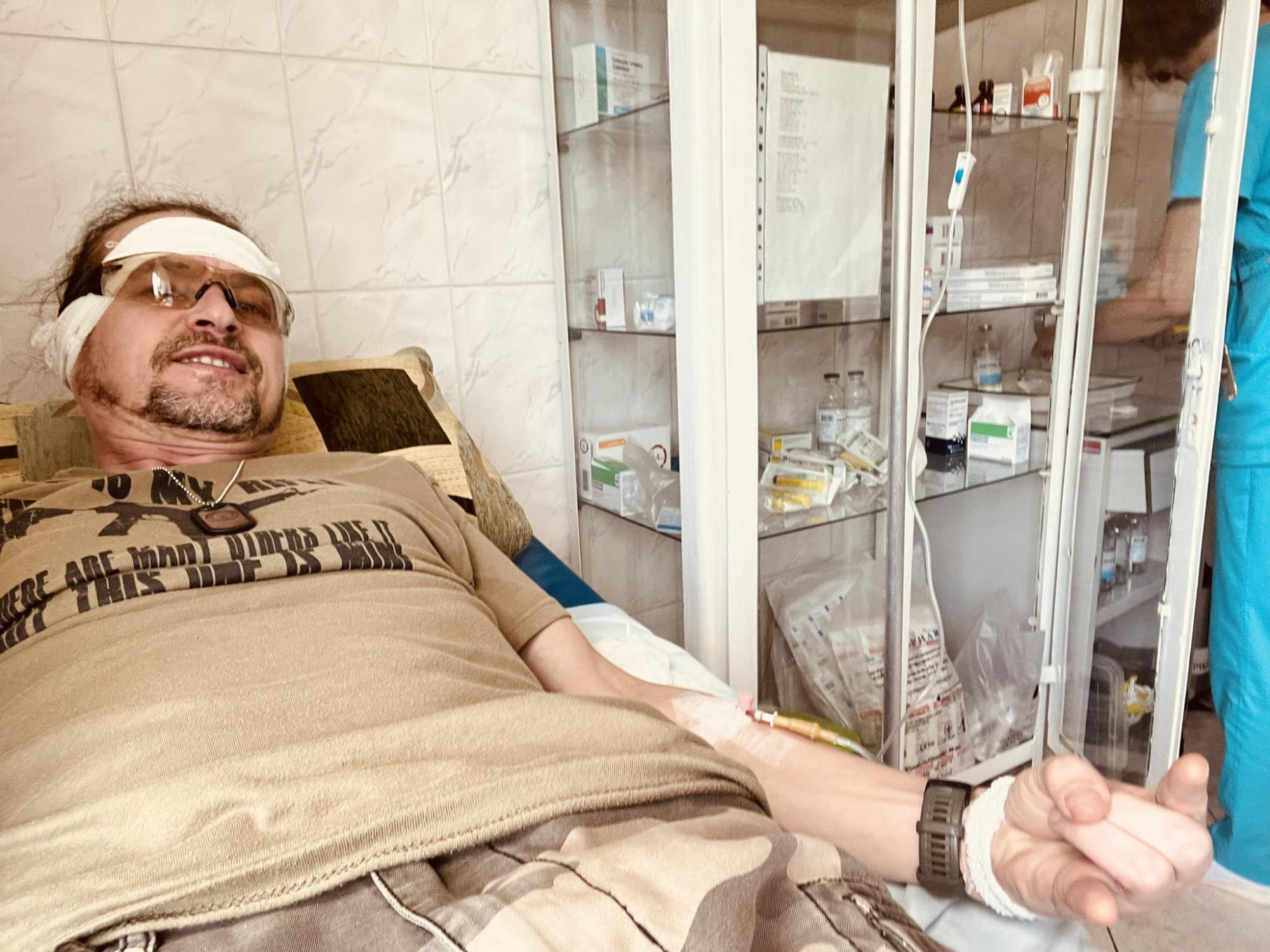 "Майже повністю втратив слух": легенда 90-х потрапив у лікарню після благодійного концерту (фото)