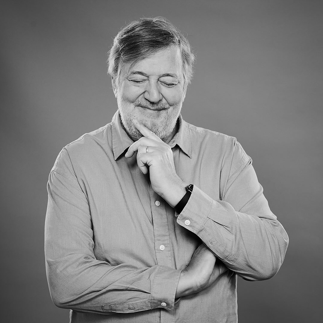 Стивен Фрай обратился к украинцам и сказал, чем они отличаются от россиян (видео)