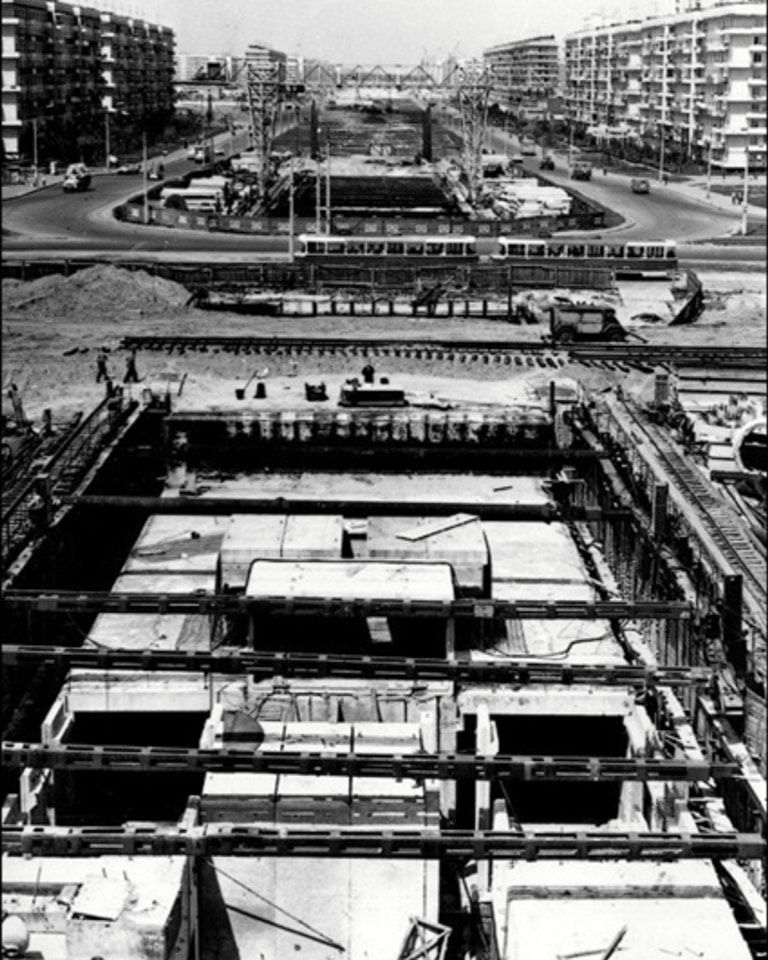 Тоннели были над землей. Как в Киеве строили метро на Оболони: фото из архивов