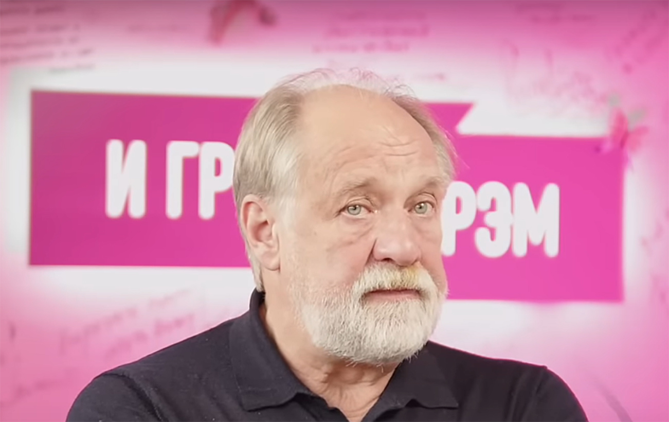 "Испытываю невероятный стыд": звезда сериала "Сваты" осудил войну и сбежал из России