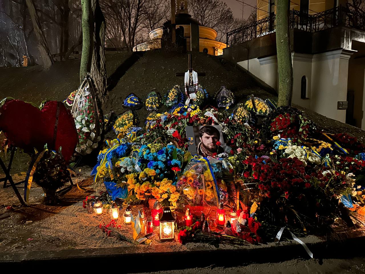 Выдающиеся черты павшего воина Да Винчи. Он успел показать, каким должен быть герой