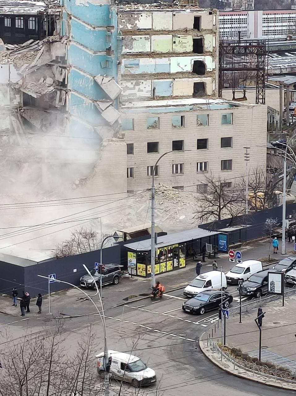 У Києві почали зносити завод "Арсенал": стало відомо, що там побудують