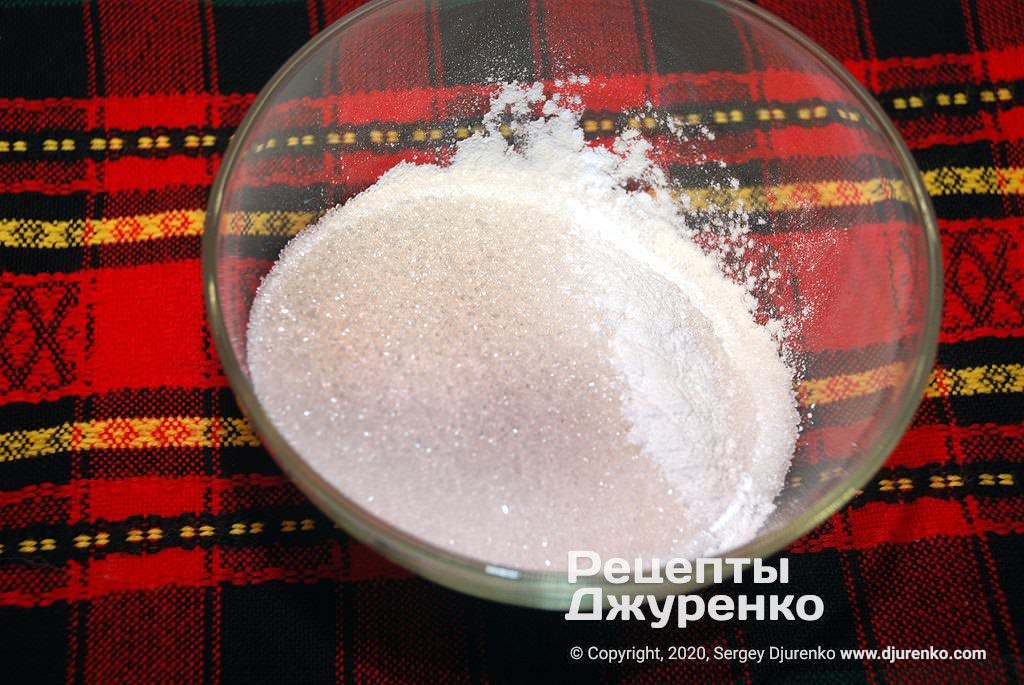 Кулінар поділився простим рецептом манника на кефірі: недорого і фантастично смачно!