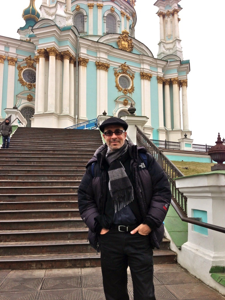 Знаменитый режиссер-мем Robert B. Weide поддержал украинцев снимком из Киева