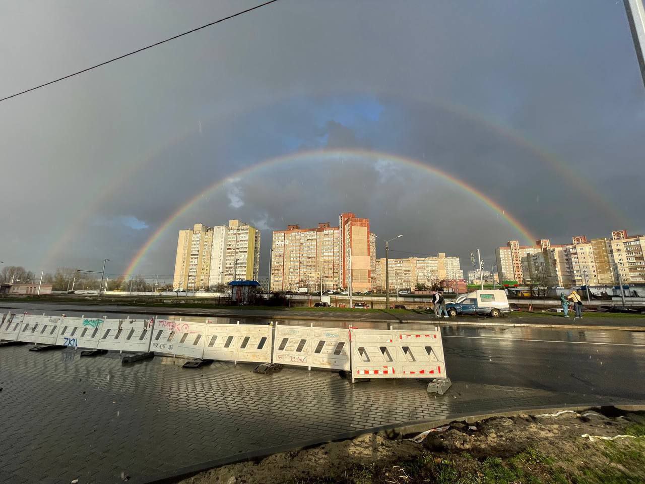 Над Киевом протянулась невероятная двойная радуга: живописные фото