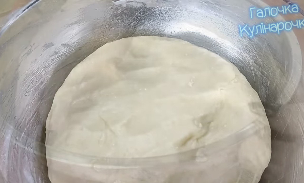 Вкусные пончики с вишнями на Рождество: простой пошаговый рецепт