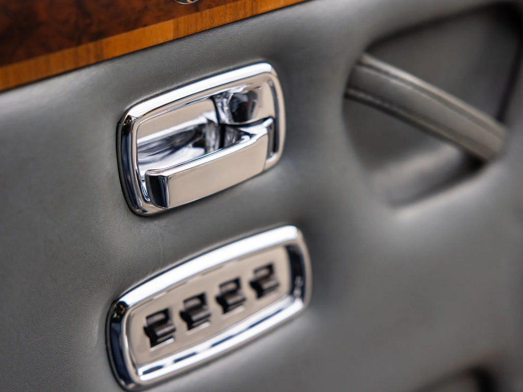 Данилко продает уникальный Rolls-Royce. Стало известно, куда пойдут деньги