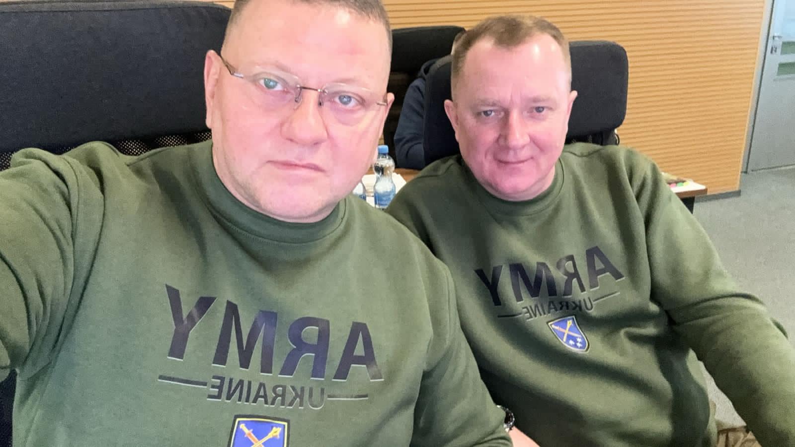 Залужний після "тривожних новин" в соцмережах відповів знаковим фото: українці в захваті