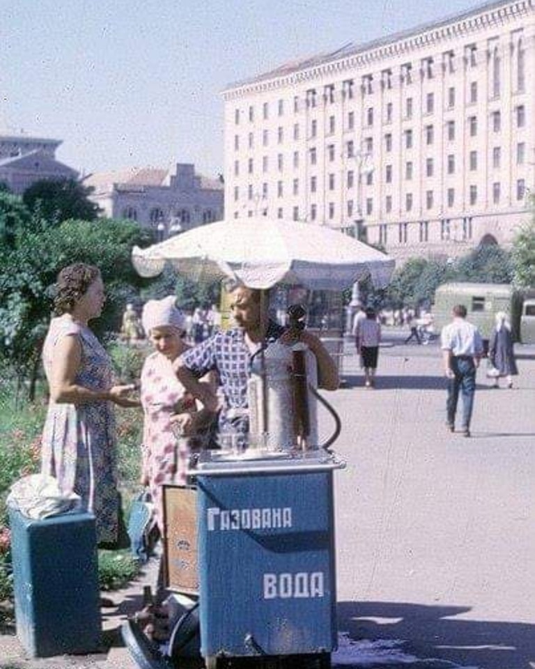 Газеты, табачные киоски, Газвода. Как в Киеве появились МАФы: история в фотографиях