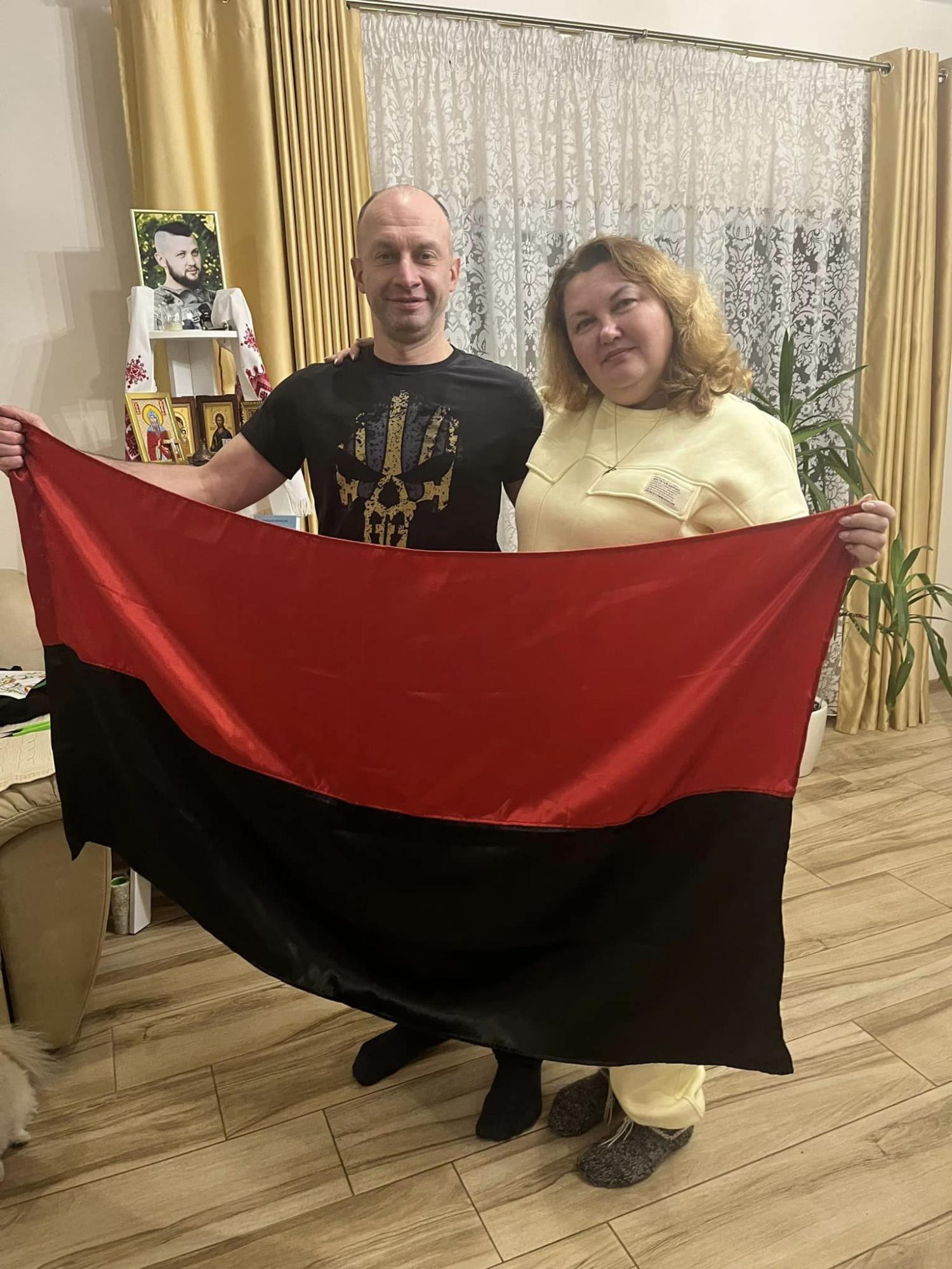 "Мам, вибач. Тобі важко, але я не можу інакше". Історія воїна, який пройшов пекло війни, але досі не отримав Героя. Навіть посмертно