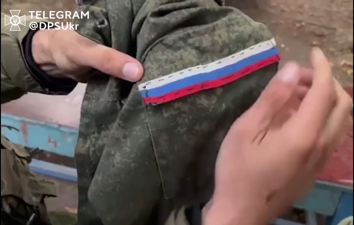 "Сделано в Китае": украинские защитники показали, во что одевается "вторая армия" мира