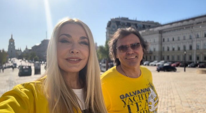 День Независимости Украины: Зеленская, Джамала, Сумская и другие звезды поздравляют с праздником