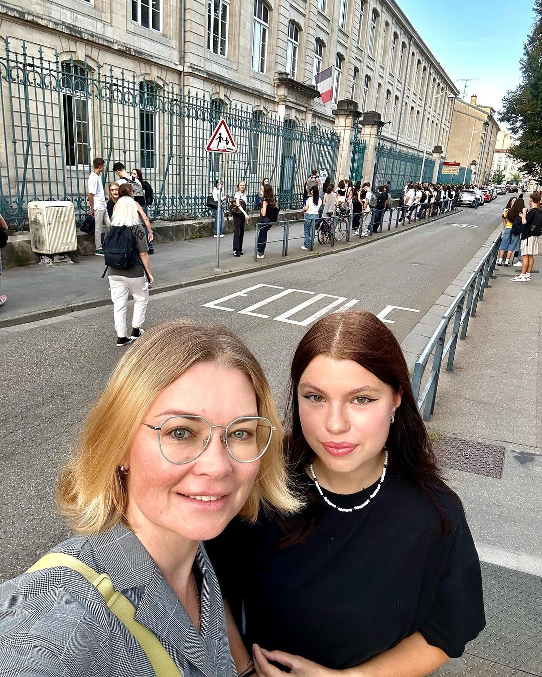 Популярная ведущая рассказала об учебе дочери за границей: "Украинские дети - киборги образования"