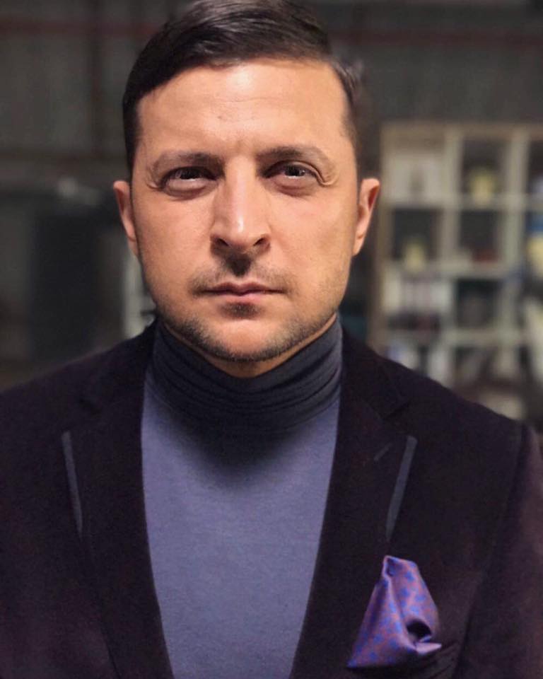 От делового шика до милитари. Эволюция стиля Зеленского: взгляд спустя годы