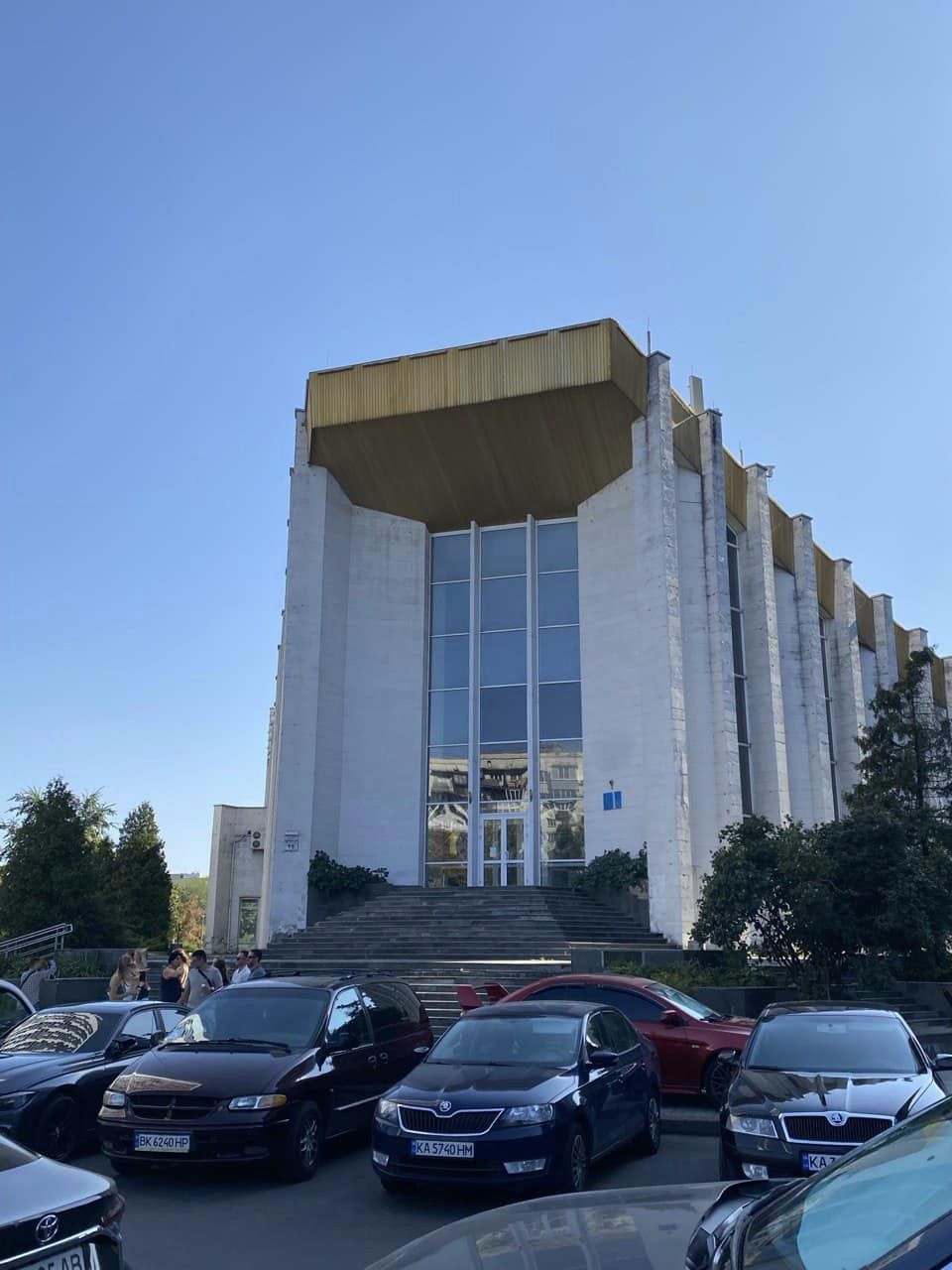 Як і чому велична будівля у центрі Києва перетворилася на "бермудський трикутник"