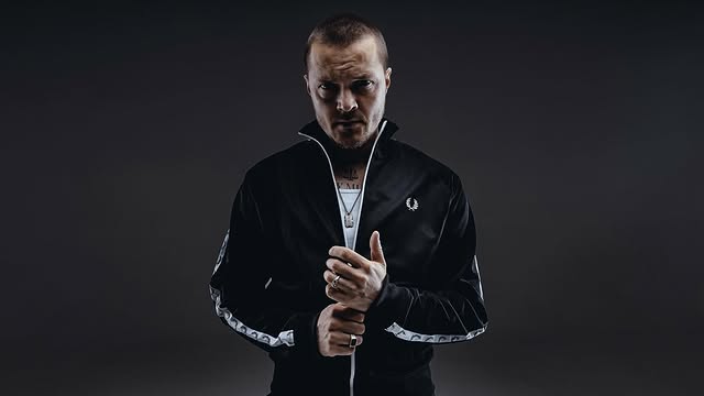 Кумиры миллионов - в форме ВСУ. Знаменитости, променявшие красные дорожки на окопы еще в 2022 году