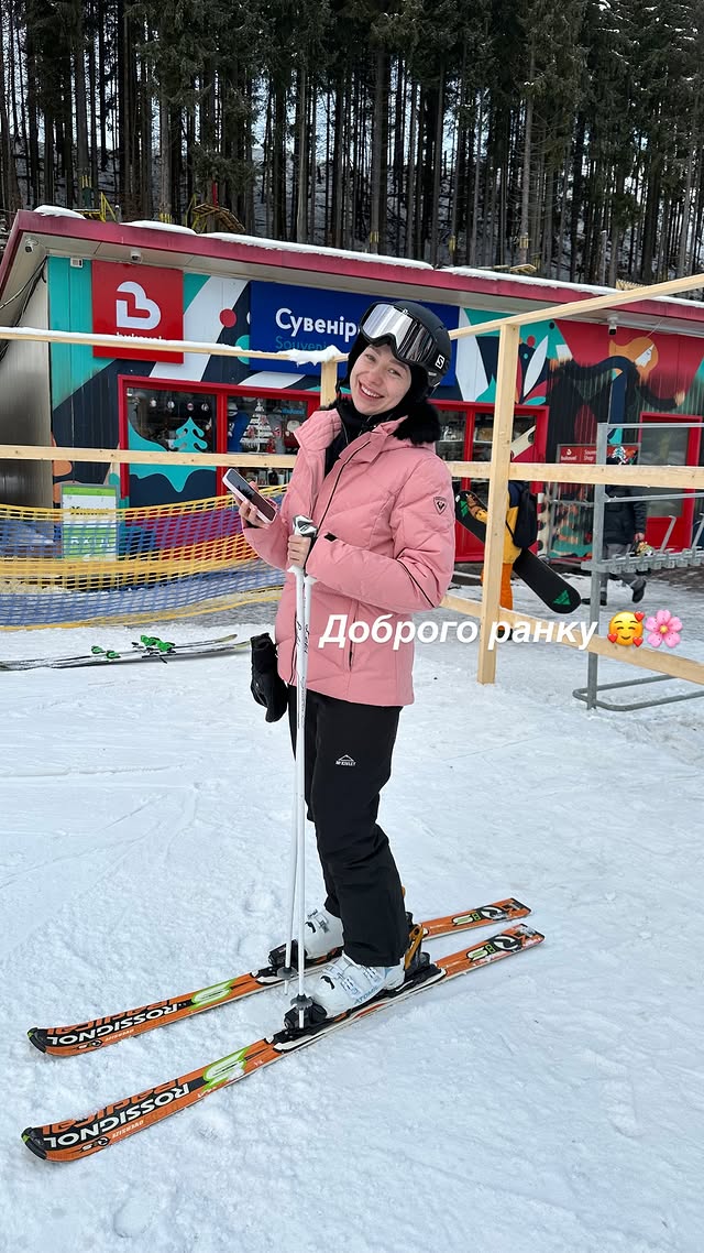Виктор Павлик показался на отдыхе с молодой женой: "Любовь моей жизни"