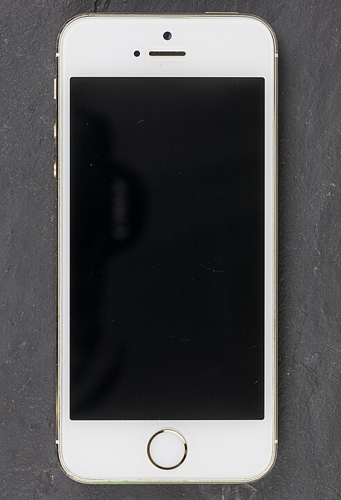 Эволюция iPhone: как менялся "яблочный" смартфон с 2007 года по сей день