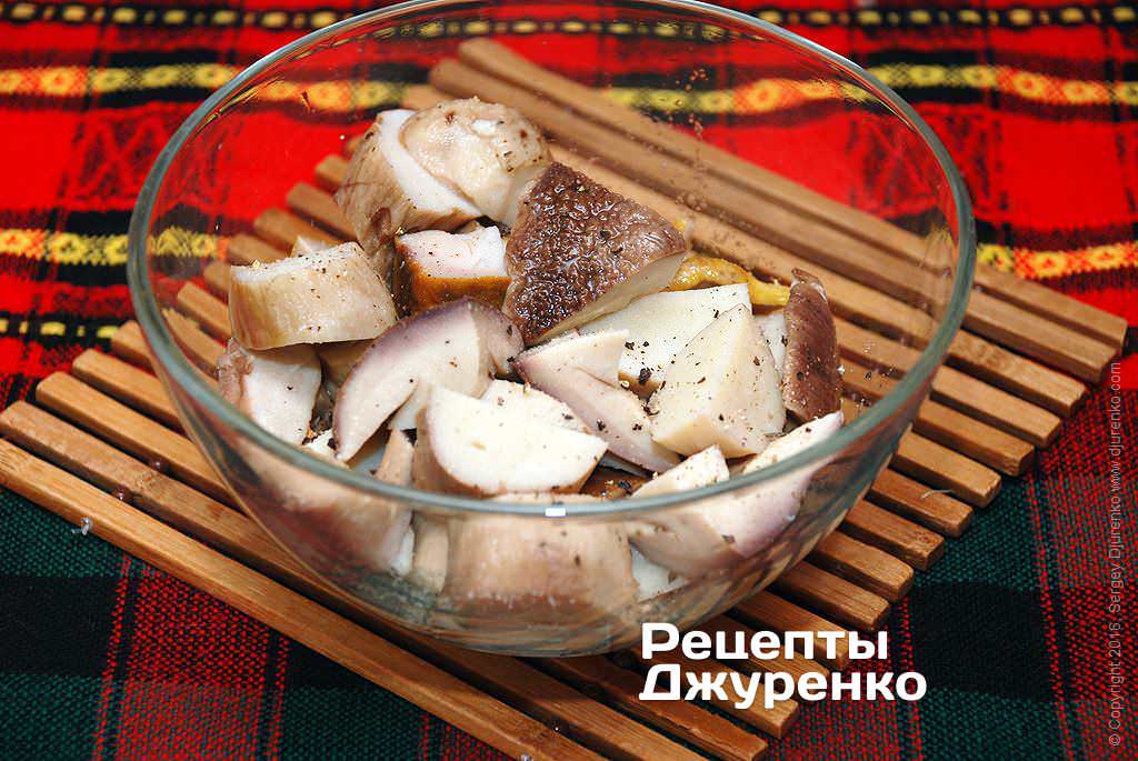 Кулинар поделился быстрым рецептом маринованых грибов: сразу к столу!