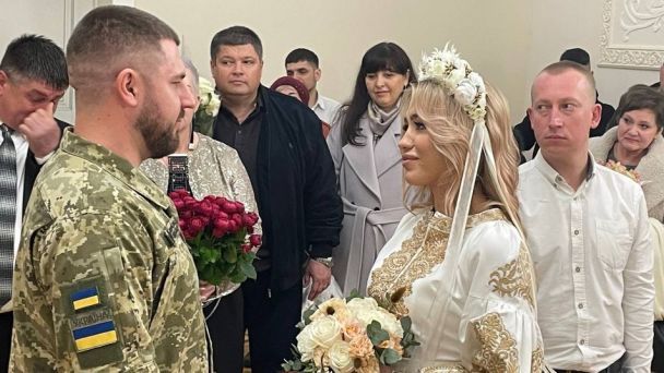 "Все переправы и дороги разбиты": боец ВСУ ехал на танке, чтоб успеть на собственную свадьбу
