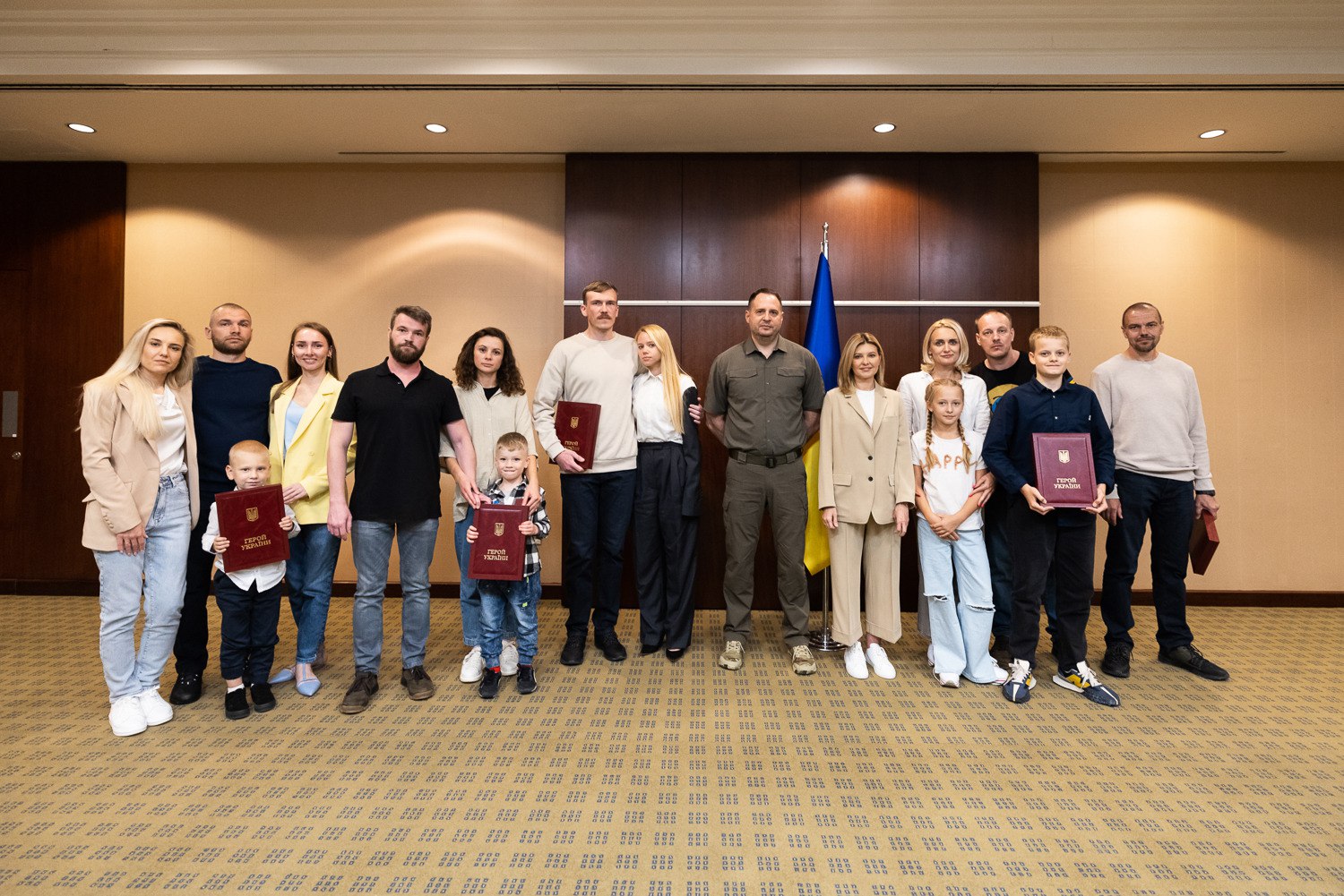 Командири "Азов" зустрілися з рідними у Туреччині: неймовірно зворушливі фото та відео