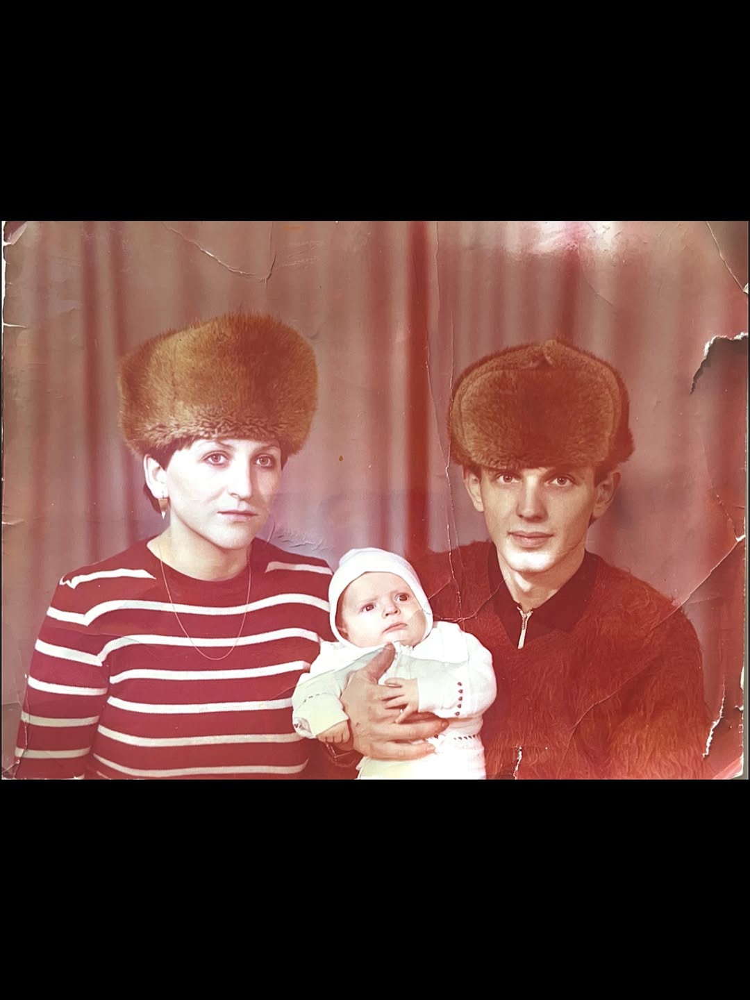 Анатолий Анатолич показал, как выглядел он и его родители в 80-х: фото из личного архива