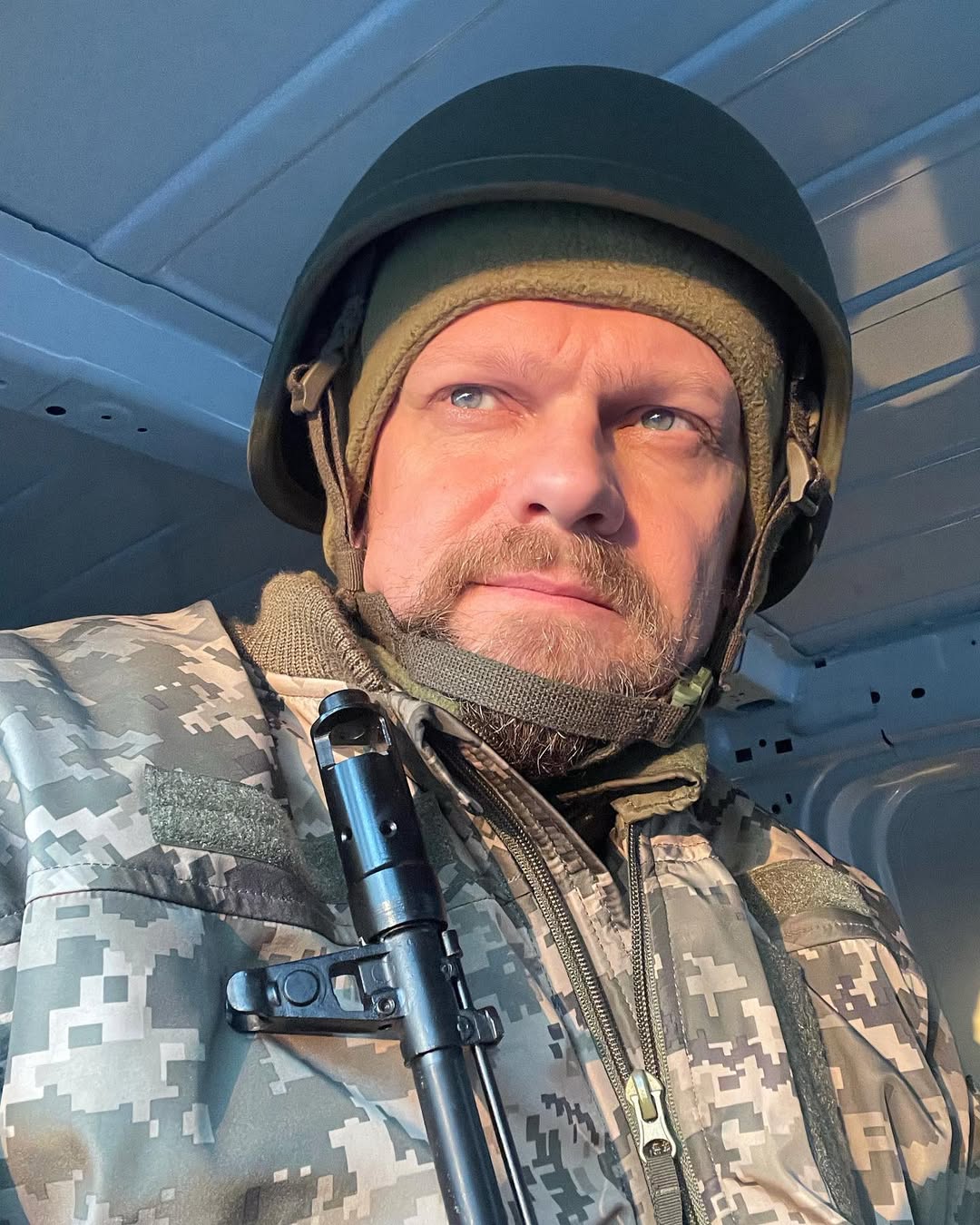 Актор-військовий Гарік Бірча вперше за довгий час показався в Києві: як він виглядає