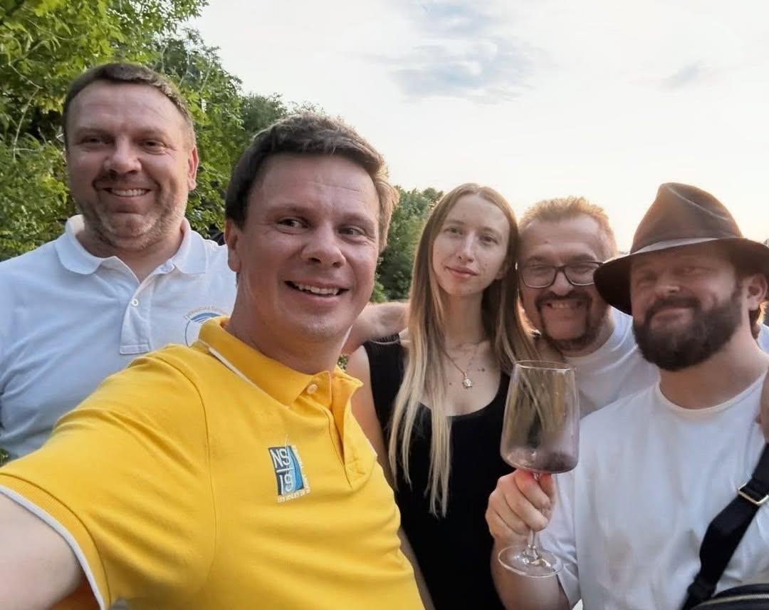 Як виглядають кохані Дантеса, Пономарьова і Боржемської: рідкісні фото зірок