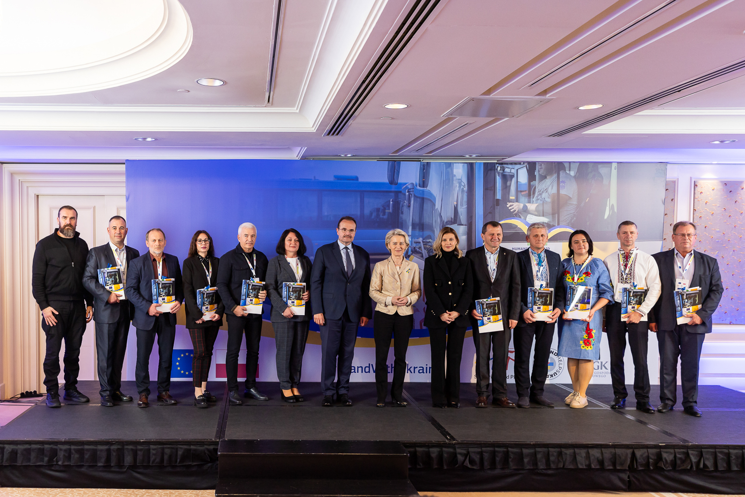 Елена Зеленская в стильном наряде встретилась с госпожой Урсулой Фон дер Ляен