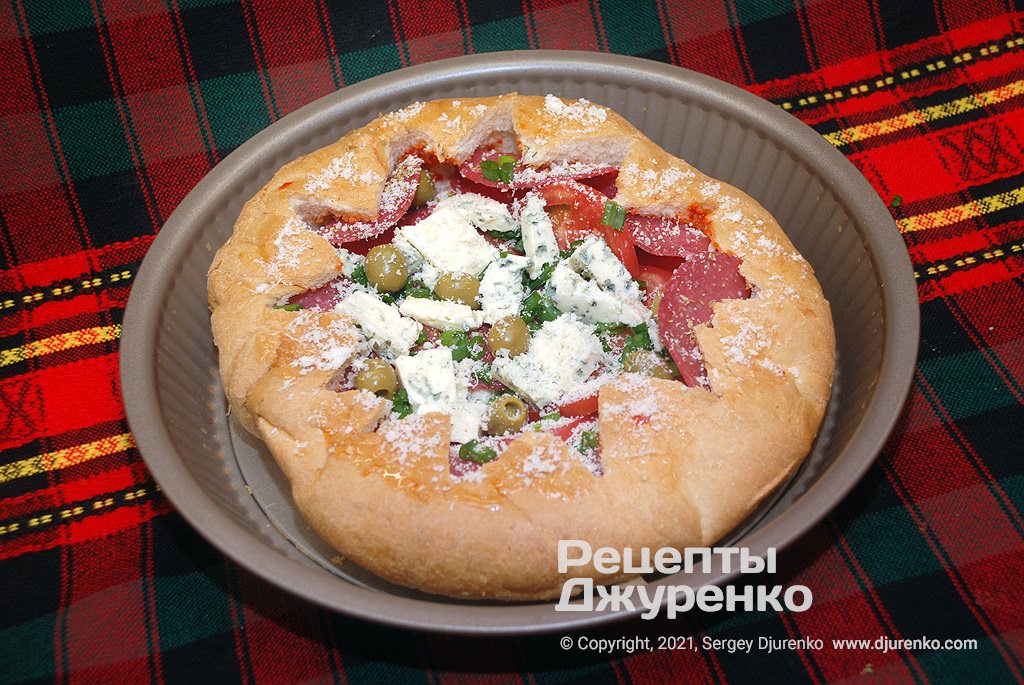 Кулинар дал рецепт простой пиццы из хлеба: готовится за 10 минут!