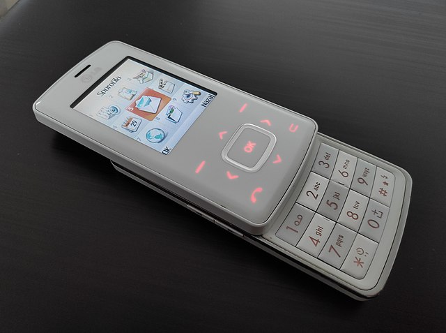 Nokia 3310 та ще 8 смартфонів, які було круто мати 20 років тому (фото)