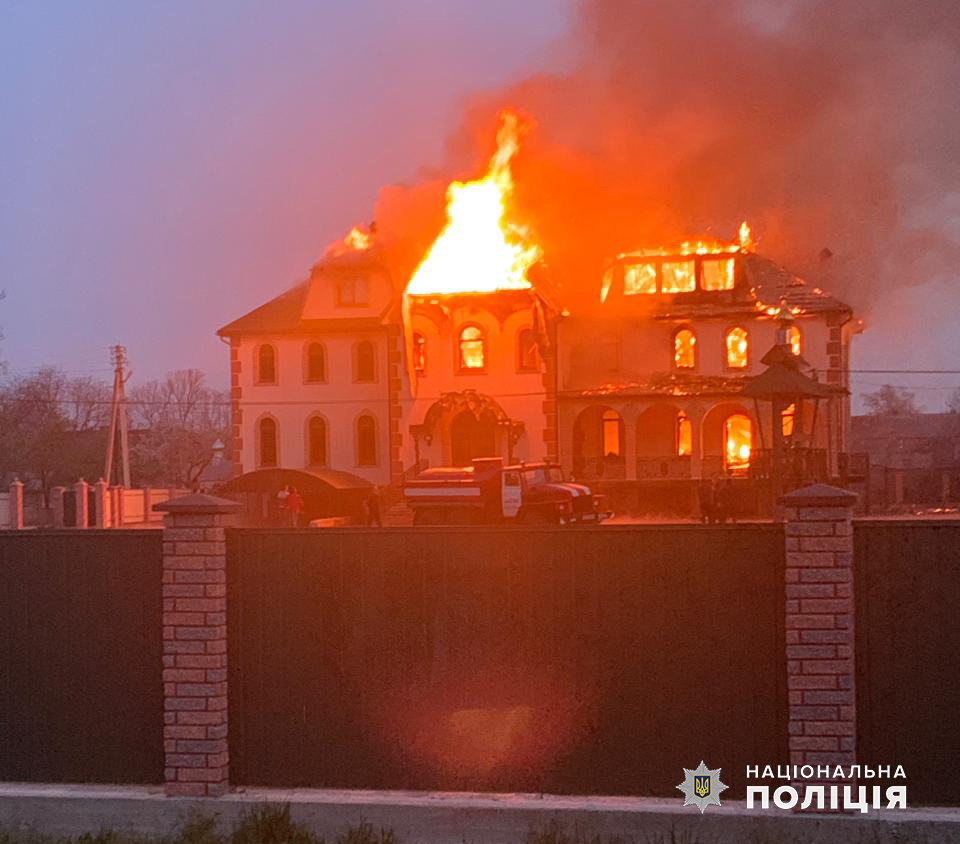 На Буковині чернець УПЦ МП вкрав гроші з церкви і підпалив храм із магазином (відео, фото)