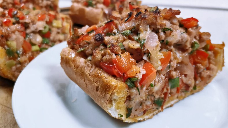 Без теста и всего за 20 минут: как приготовить вкусный пирог с мясом