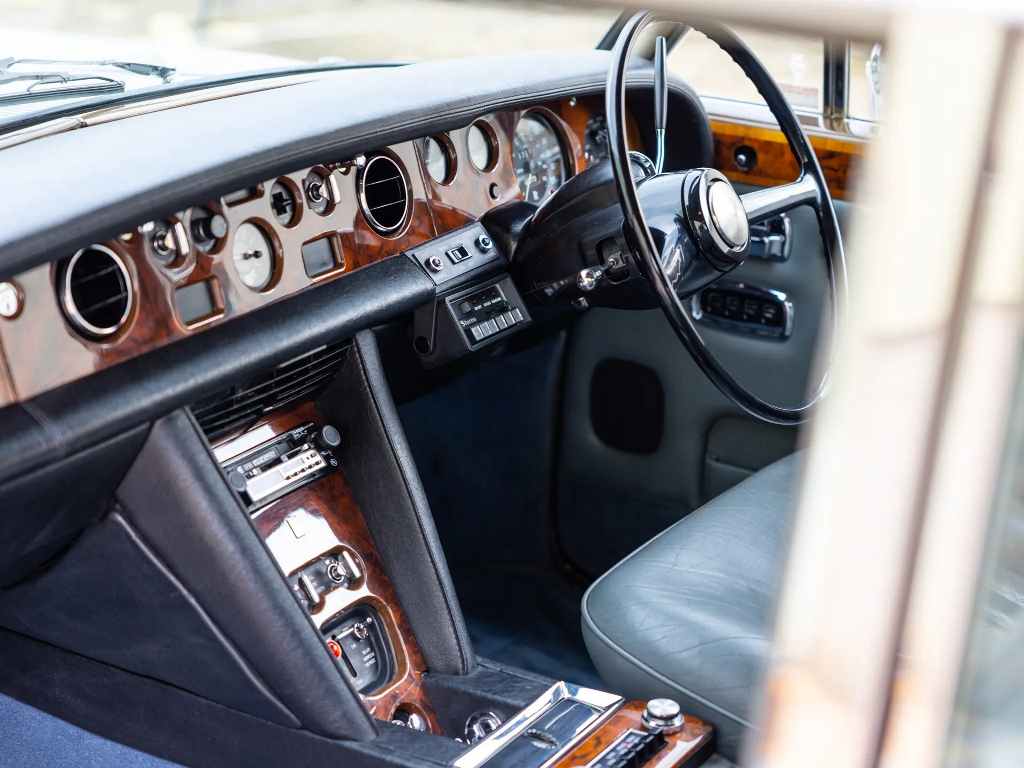"Не мог оставаться в стороне": кто купил Rolls-Royce Андрея Данилко, принадлежавший Фредди Меркьюри