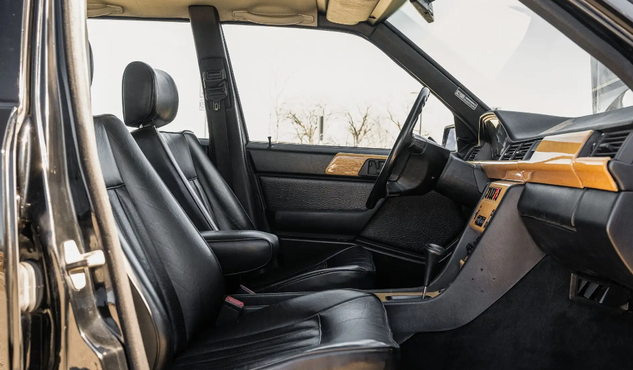 Єдиний екземпляр: на продаж виставили унікальний Mercedes-Benz 80-х (фото)
