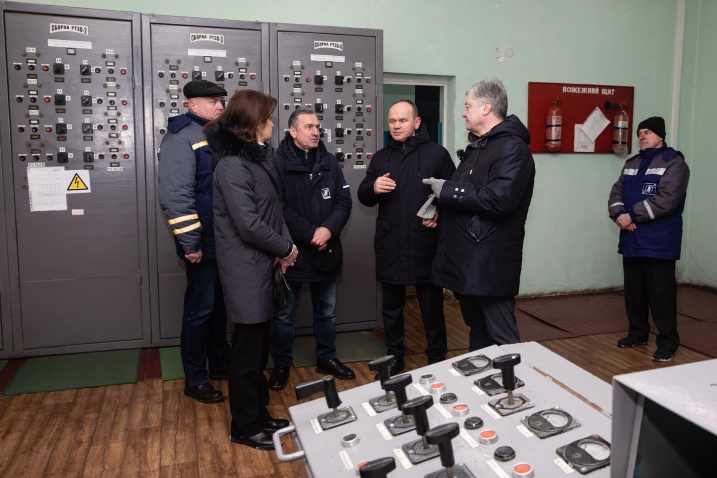 Порошенки передали "Київводоканалу" потужний генератор: забезпечить водою столичну Троєщину