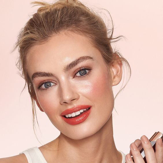 Peach Fuzz. Как носить самый модный цвет 2024