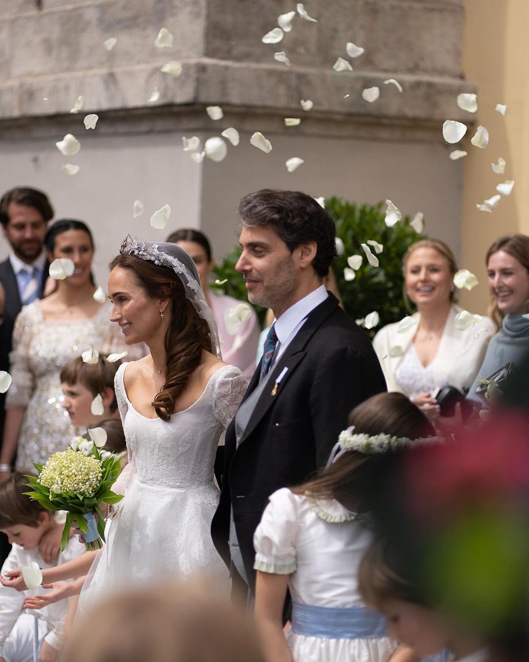 Наречена баварського принца вийшла заміж у фаті від українського бренду: зворушливі весільні фото