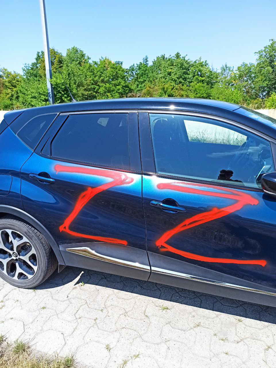 В Вене автомобили разрисовывают символом "Z": портят только машины украинцев